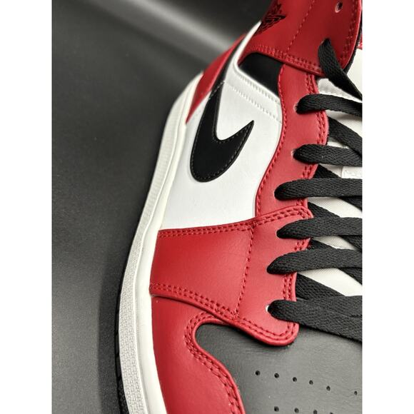 Size 13 - Jordan 1 Mid Chicago Black Toe 2020 554724-069 - Picture 3 of 16